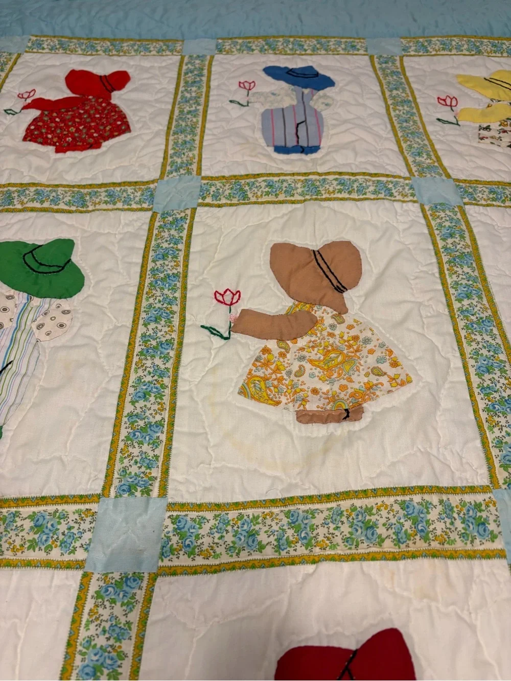 Vintage 1960s 1970s Handmade Applique Quilt 41x61 Sunbonnet Figures Blue